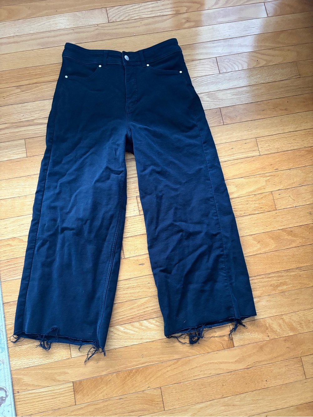 Calia by Carrie Underwood wide leg, high rise cropped pants with stretch sz 8